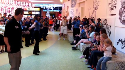 U.S. Army Captain Surprises His Children After Disney World Flash Mob