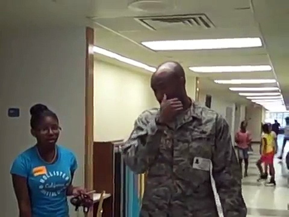 U.S. Airman Surprises His Son at Elementary School