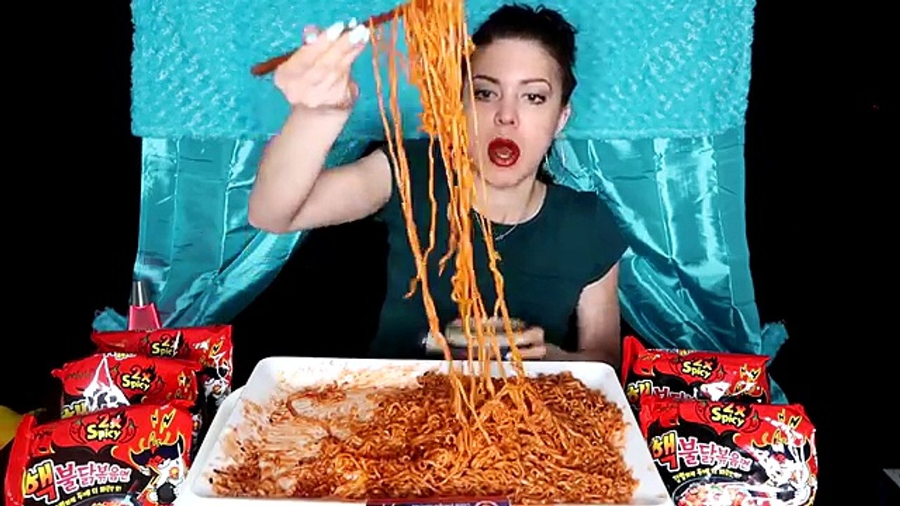 NUCLEAR FIRE NOODLES CHALLENGE