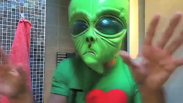 Frozen Elsa Becomes SpiderElsa! w/ Spiderman, Pink Spidergirl, Maleficent & Joker! Superhero Fun :)