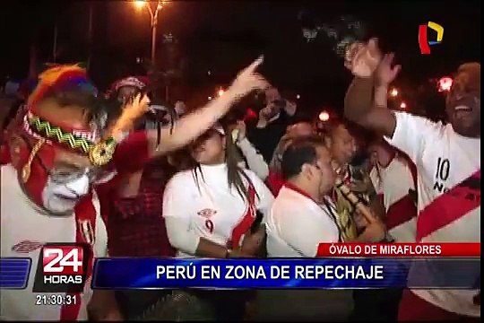 Hinchas se reúnen en Parque Kennedy para celebrar empate de Perú vs. Colombia