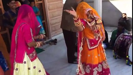 एकदम मारवाड़ी अन्दाज़ | ढोली के इस गीत पर नाचने लगे सभी | Doodelo | Marwadi Gana | Ghoomar | Baisa