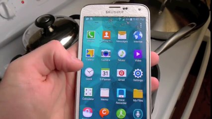 Samsung Galaxy S5 Boiling Hot Water Test