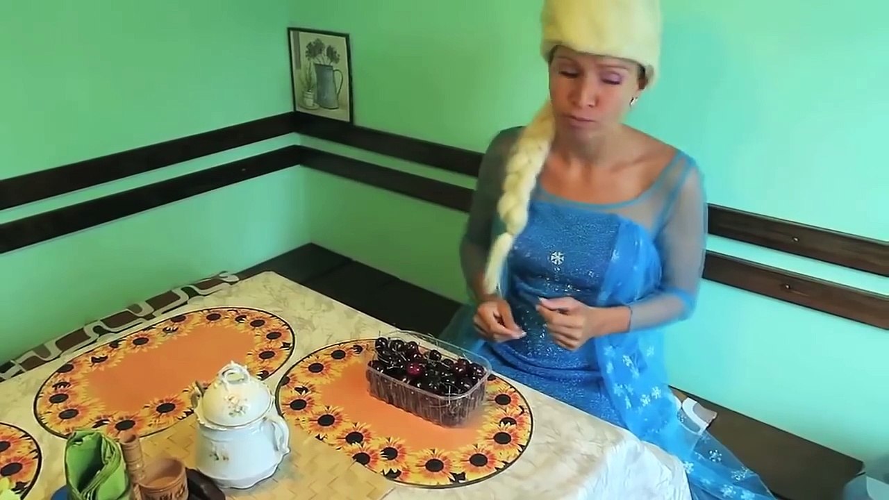 MERMAID FROZEN ELSA vs DOCTOR! Elsa got HURT! w/ Spiderman vs Joker & PRANK! Superhero Fun IRL