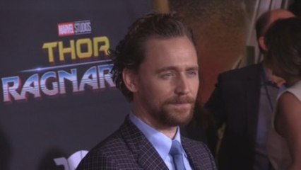 Chris Hemsworth y elenco de “Thor: Ragnarok” asiste a la alfombra roja de la película en Los Ángeles