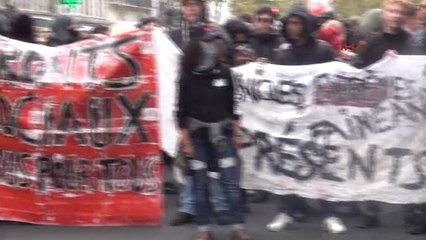 Fransa'da memurlar son 10 Yılda İlk Kez Greve Gitti