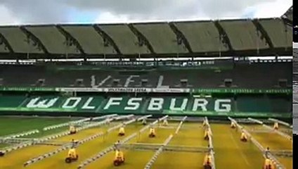 Le toit du stade de Wolfsbourg bouge tout seul à cause du vent