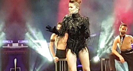 Burcu Biricik'in 4 Erkekle Yaptığı Dans, Olay Yarattı