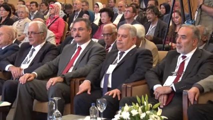 Prof. Dr. Salim Al Hassani: "İslam Medeniyeti Bilimsel ve Teknolojik Yeniliklerin Öncüsüdür"
