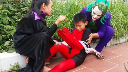 Joker Kidnap Snow White baby w/ Spiderman Recuse Snow White baby, Deadpool Baby