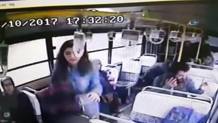 Halk Otobüsünde Kalp Krizi Geçiren Yaşlı Adamı Hastaneye Böyle Yetiştirdi