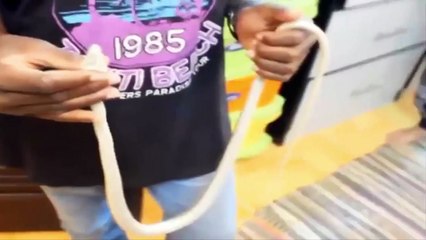 سوه مقلب بخويه بحية وكان خويه يموت من خوف  يا رب