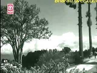 bol meri taqdeer mein kya hai.. film hariyali aur raasta