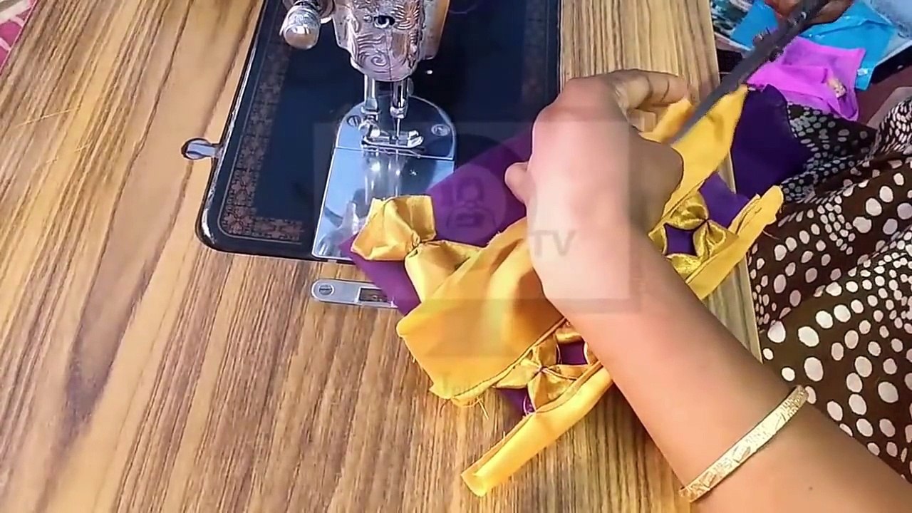 Model blouse cutting and stitching in telugu | Blouse Cutting Method Video in Telugu