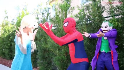 Frozen Elsa & Spiderman BREAK UP! w/ Joker, Minnie Mouse & Venom in Real Life