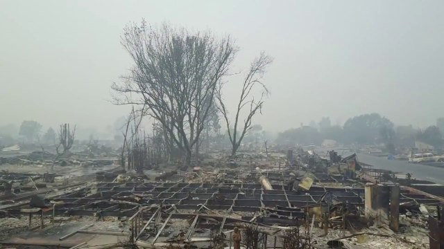 Ravages de l'incendie en Californie filmé par un Drone - Santa Rosa