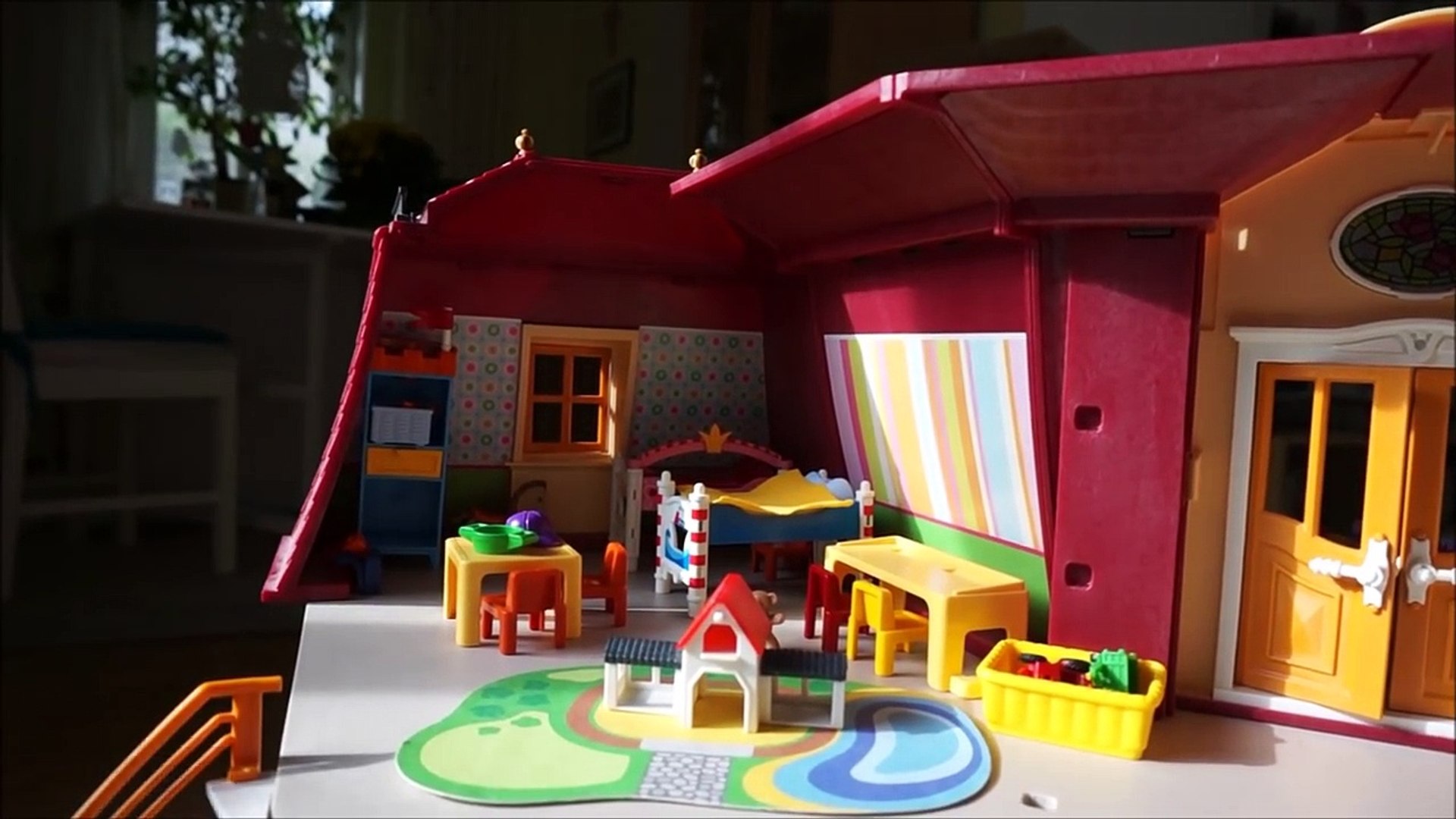 Das Playmobil-Haus von Familie Leonhard wird eingeräumt schaut es mit  an!─影片 Dailymotion