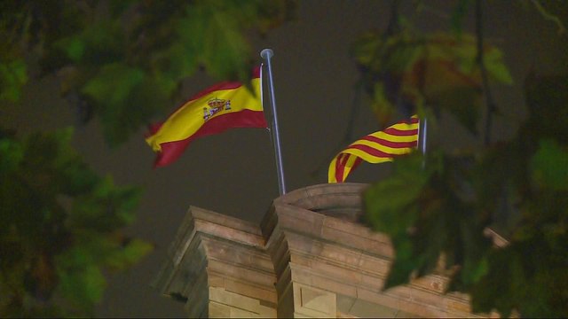 Catalonia president suspends independence, seeks talks with Madrid