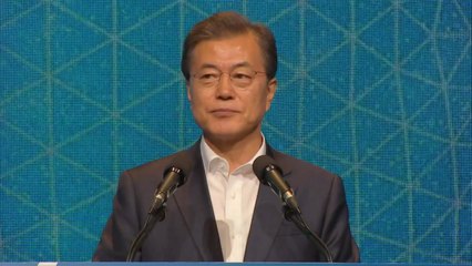 문재인 대통령 "4차산업혁명이 우리 미래...혁신 친화적 창업국가 만들자" / YTN