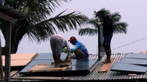Des panneaux solaires pour une énergie propre en Amazonie