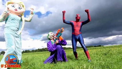 Frozen Elsa DATES Spiderman! w/ Frozen Elsa Bath Time w/ Joker IRL Superhero Fun Superheroes Movie