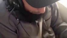 سعودي اول مره يركب طياره وبهدل الدنيا يا بوي هههههه