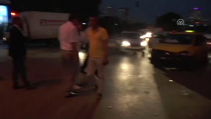 Ambulans ile Taksi Çarpıştı: 5 Yaralı