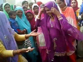 Mewati-girls-hot-dance-on-wedding-party-2017 star mewat by hero mewat