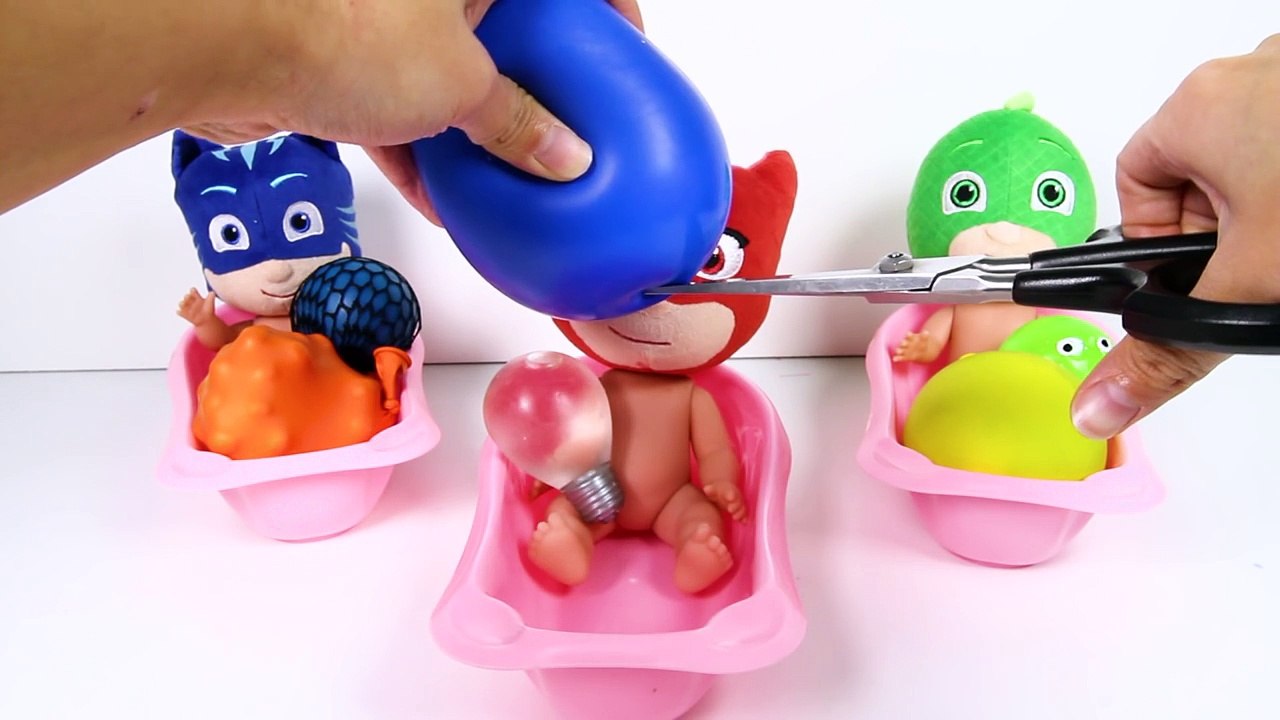 Baby Bath Time with Squishy Toys - Paw Patrol, Trolls, Frozen and Slime | Ellie Sparkles