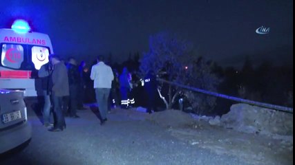 Yavru Köpeğin Sesine Geldiler, Cesetle Karşılaştılar