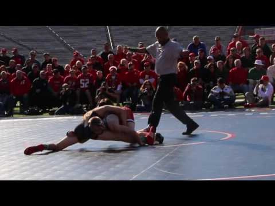 Rutgers wrestler Sean McCabe vs. Princeton's Ty Agaisse at 125 pounds