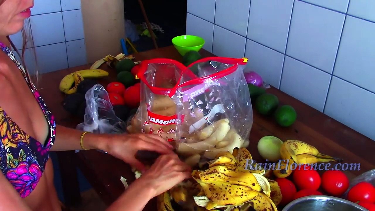 Breastfeeding Adventures: Freezing Bananas For Vegan Nice Cream and A Kitten under my Hood?