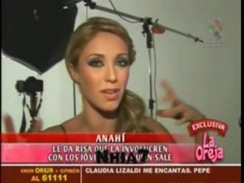 Anahi en sesion de fotos y habla sobre los paparazzis