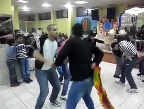 Halay Çekenler Coştu -)) Komik Halay oyunu izle