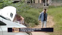 Sujeito quer impressionar gata ao ajudar com carro quebrado e acaba entrando pelo cano