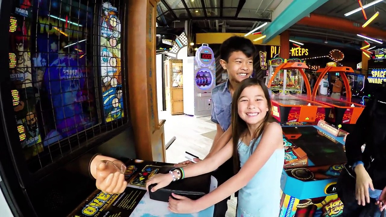 Kids Arm Wrestling Against Strong Mechanized Robots: Boy Vs Girl & Kids Vs Adults - RAGE Mode!