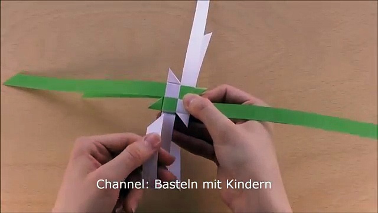 Fröbelsterne Anleitung - Einfachen Anfänger Fröbelstern basteln mit Papier. Weihnachtsstern falten
