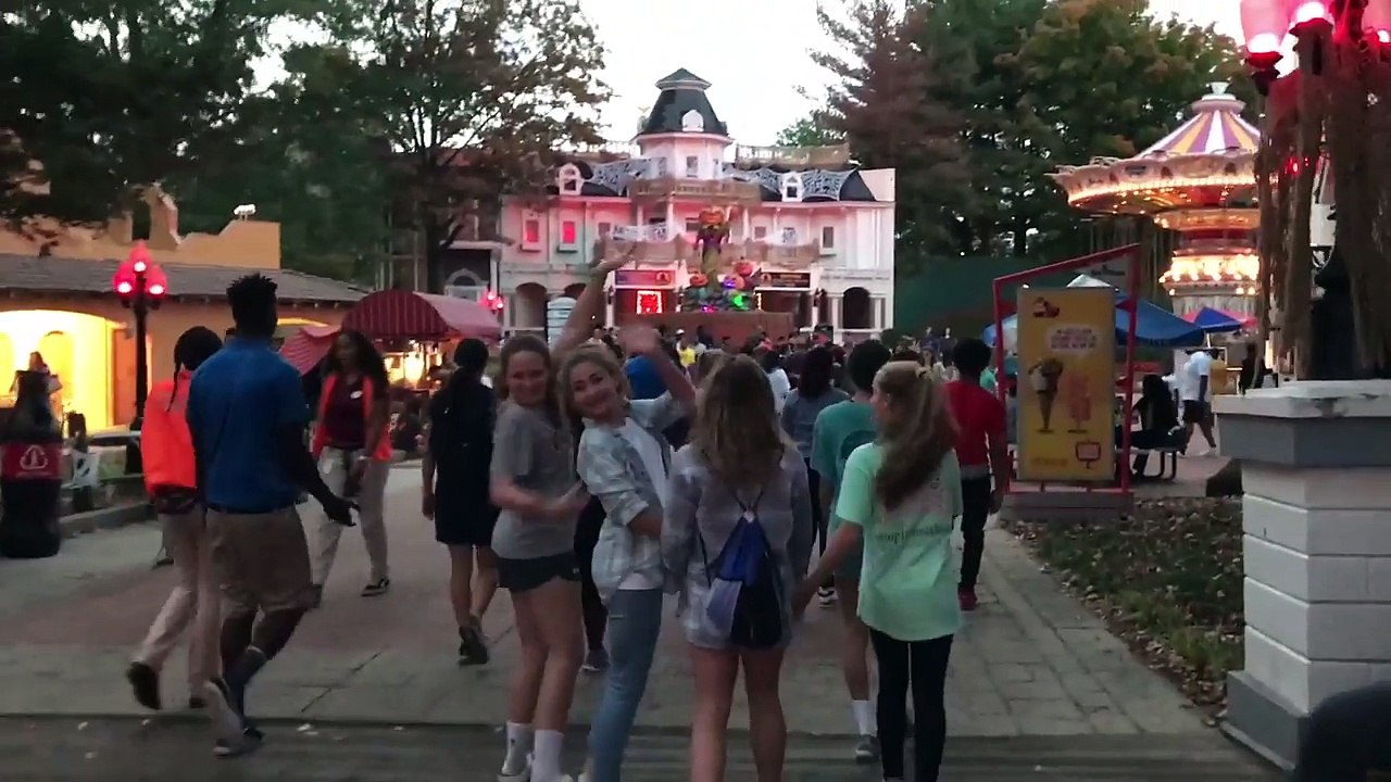 SCARY ROLLERCOASTERS &  ZOMBIES | Flippin' Katie
