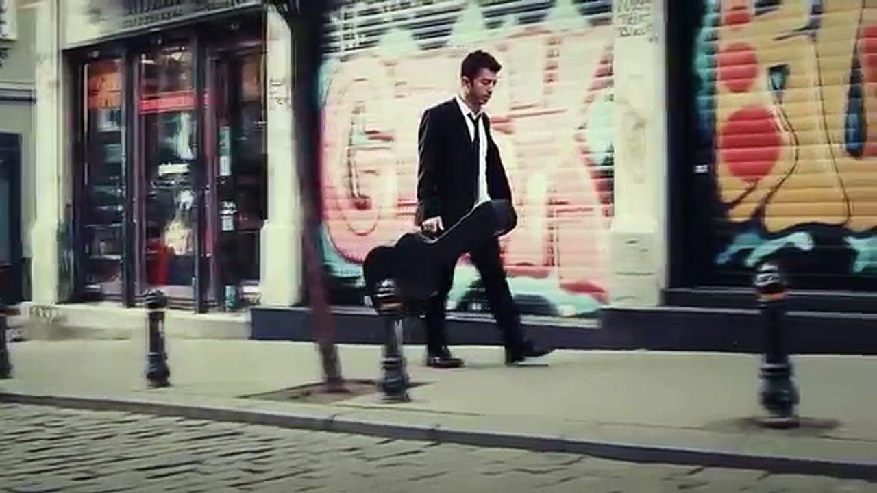 Alper Eser - İki Kırık Kalp