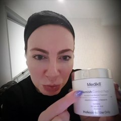 How to use Medik8 Blemish Control Pads