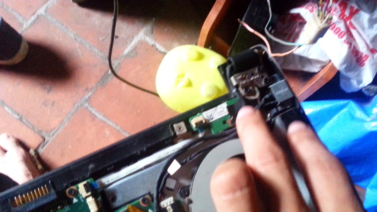 Sửa chữa laptop dễ như ăn kẹo phần 1