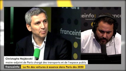 Fin des voitures à essence dans Paris dès 2030 : "définir une ville neutre en carbone à moyen et à long terme"