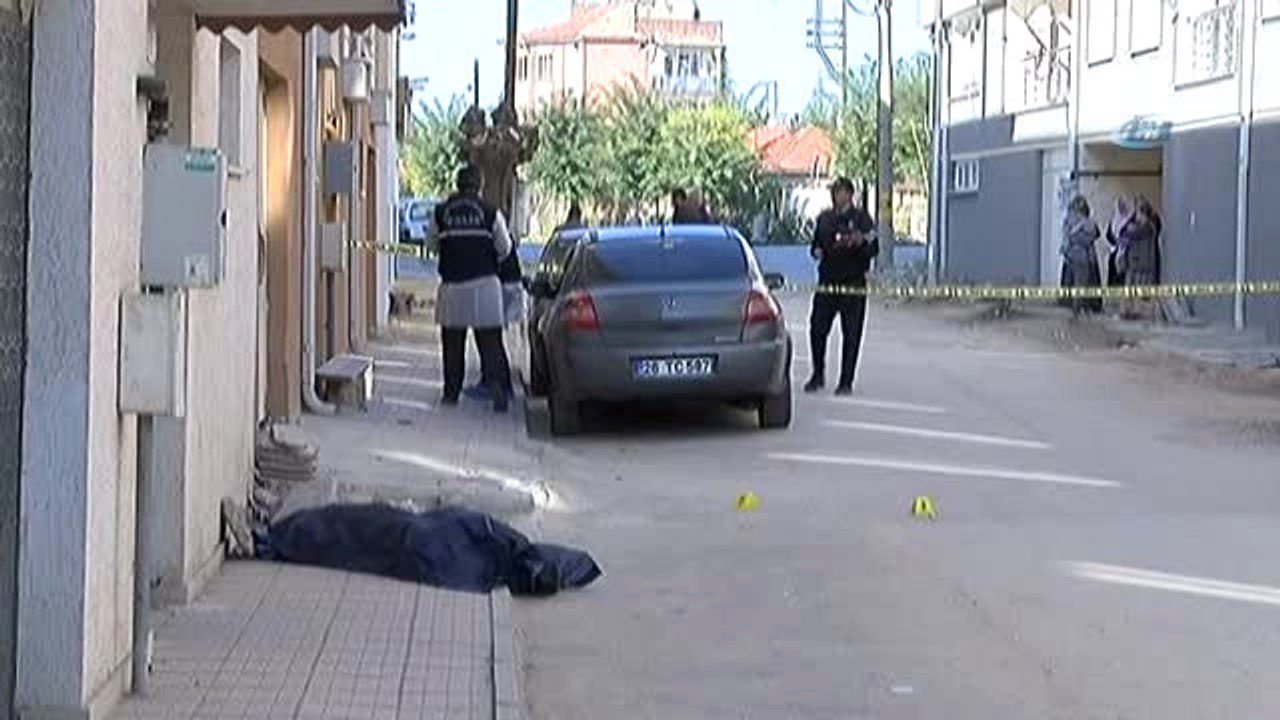 Sokak Ortasında Ceset Bulundu