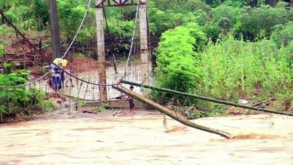 ٣٧ قتيلا في فيضانات وانزلاقات تربة في فيتنام