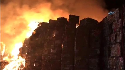 Kahramanmaraş'ta Kağıt Fabrikası Alev Alev Yandı