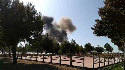 URGENT - Espagne: Un avion militaire s'écrase après le défilé de la fête nationale