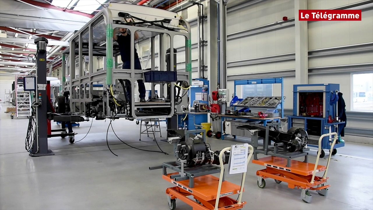 Ergué-Gabéric (29). Bolloré : visite des ateliers Bluebus