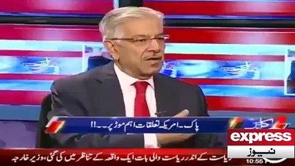America Mein Aik Qadyani Ke Sath Tasweer Banwanay Ke Baad Khwaja Asif Dargaye