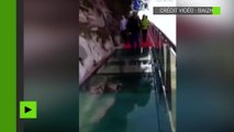 [Insolite] En Chine, un pont de verre donne l'illusion de se fissurer sous les pieds des touristes