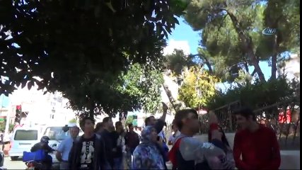 Ezan Vaktinden Önce Minareye Çıkan Şahıs